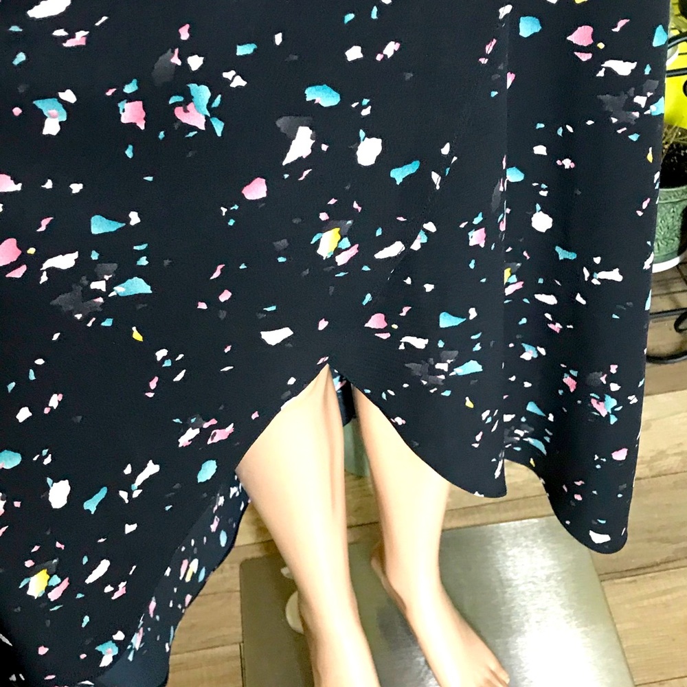 Dresses - Picture 4 of 4